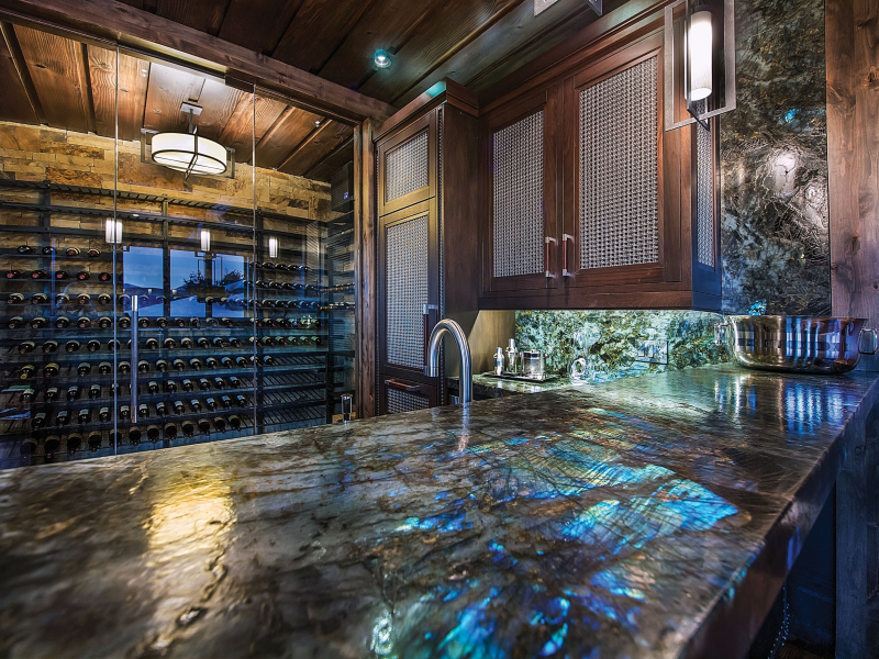 Лабрадорит