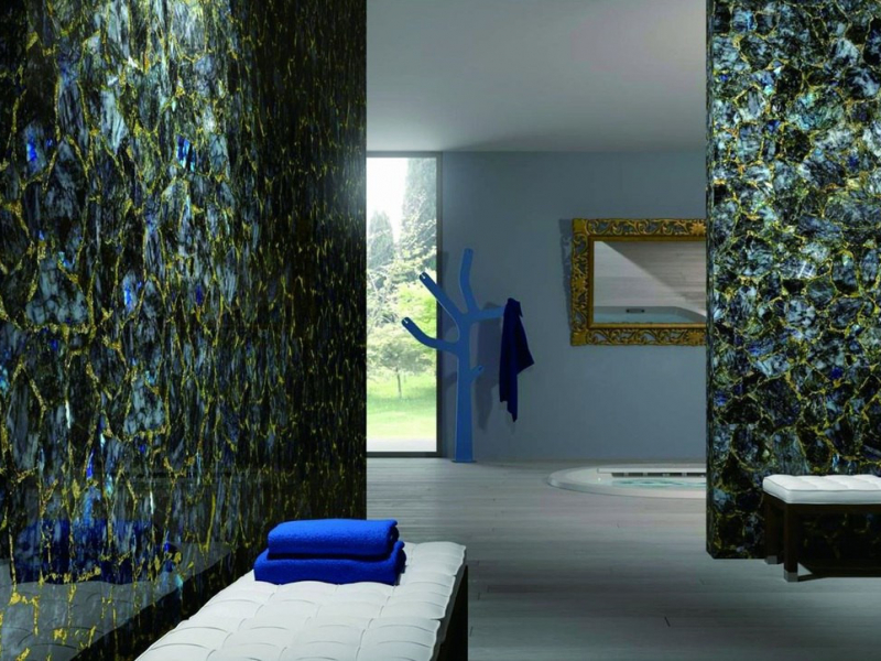 Лабрадорит