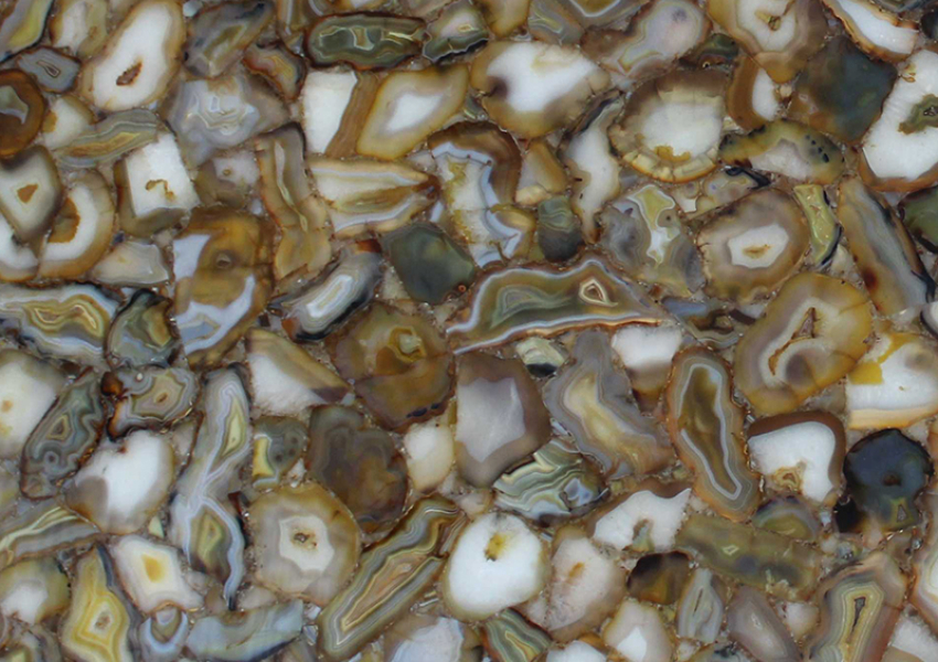 AGATE CRYSTAL WITH GOLD