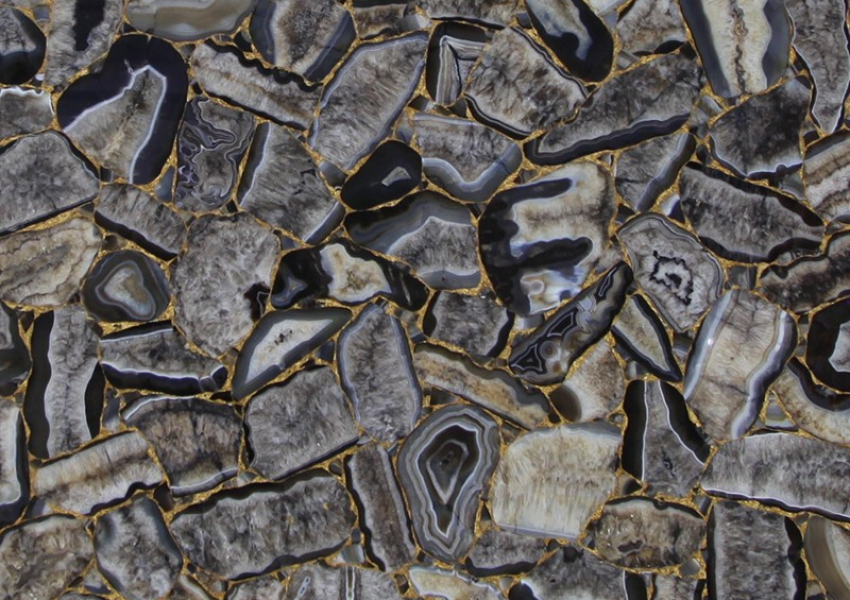 AGATE PHEONIX WITH GOLD INLAY